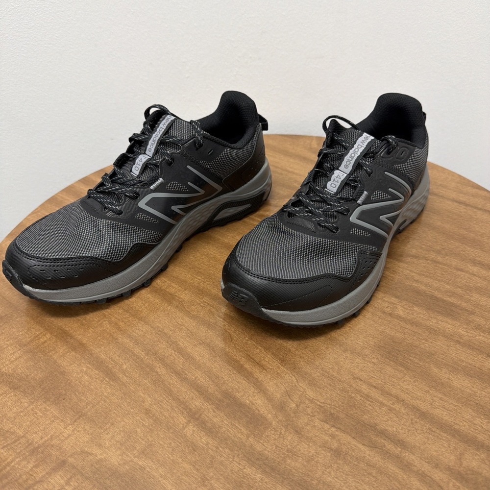 New Balance 410v8 Shoes Men Size 10 Black Black Trail Running MT410LB8